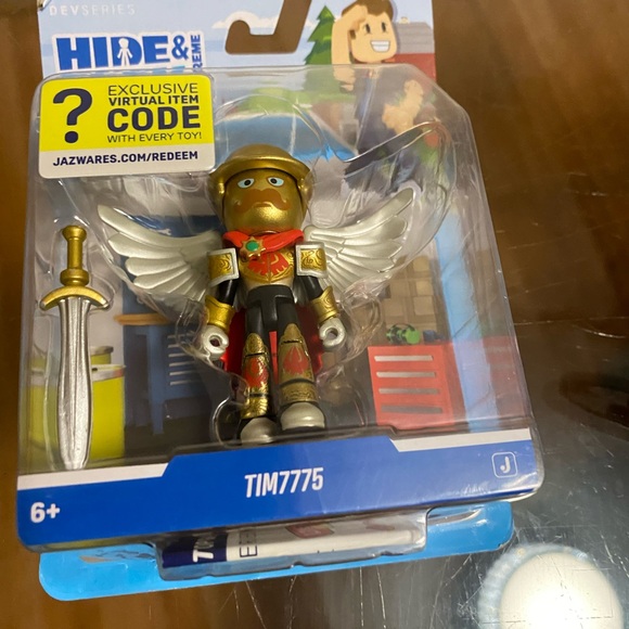 Roblox DevSeries Hide & Seek Extreme TIM7775 Toy Figure with Virtual Item Code - Picture 2 of 6